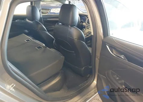 2017 Buick Lacrosse Essence z USA, uszkodzony, nr VIN 1G4ZP5SS8HU148637